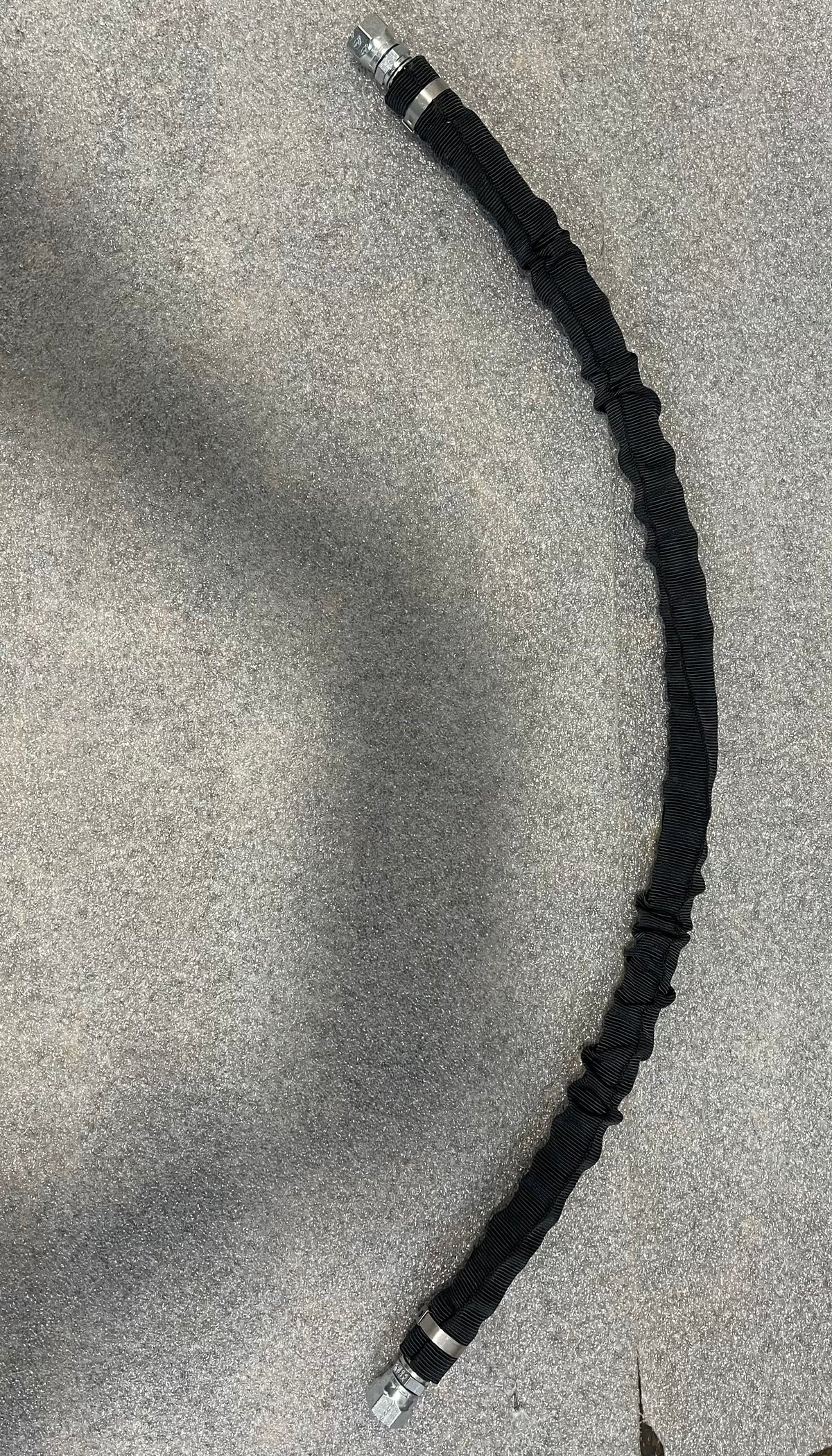 24.5" Hose For 60" & 72" Granite Grapple (Top of Cylinder to TEE hooku